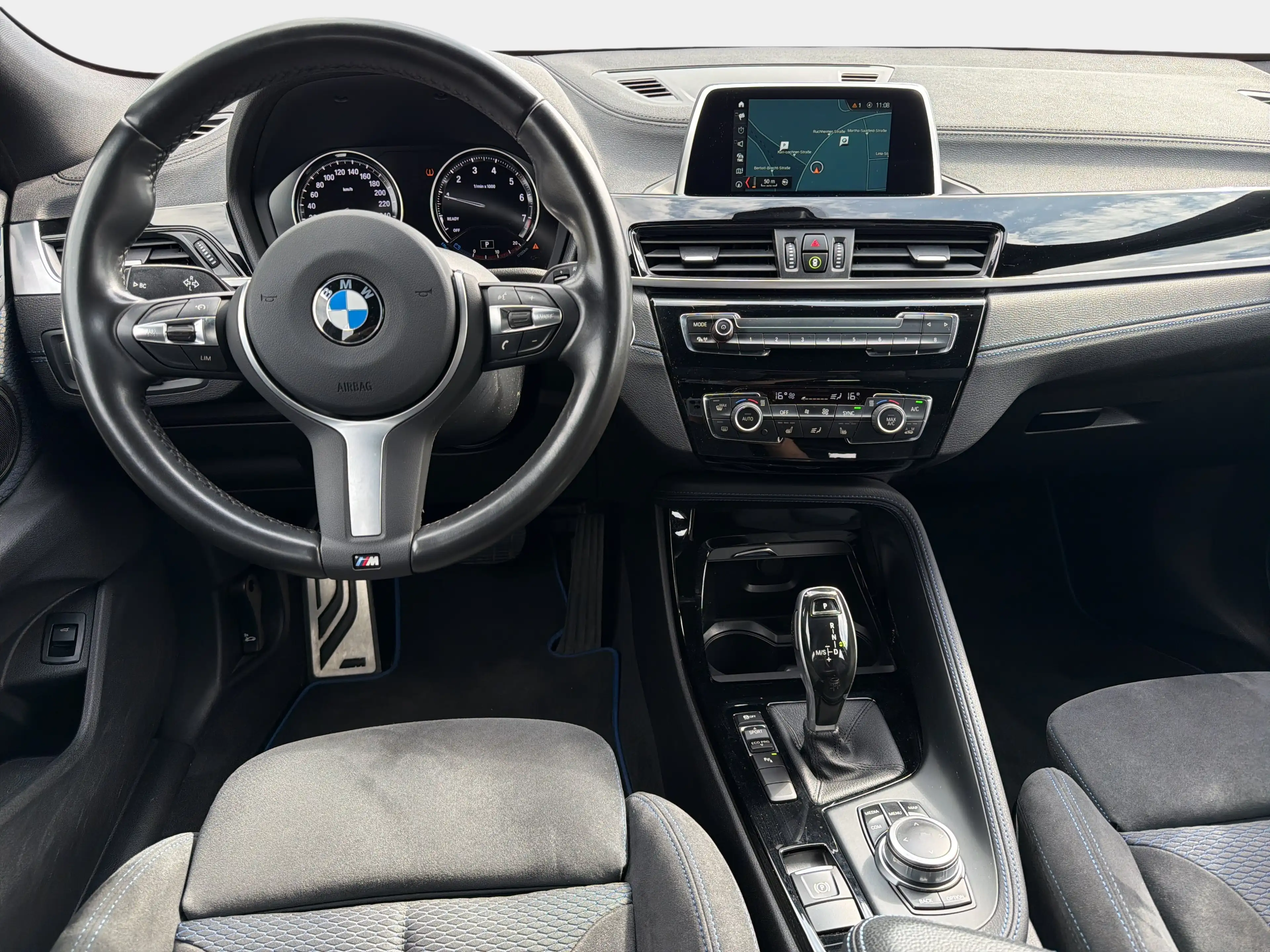 BMW X2 sDrive20i — photo 13