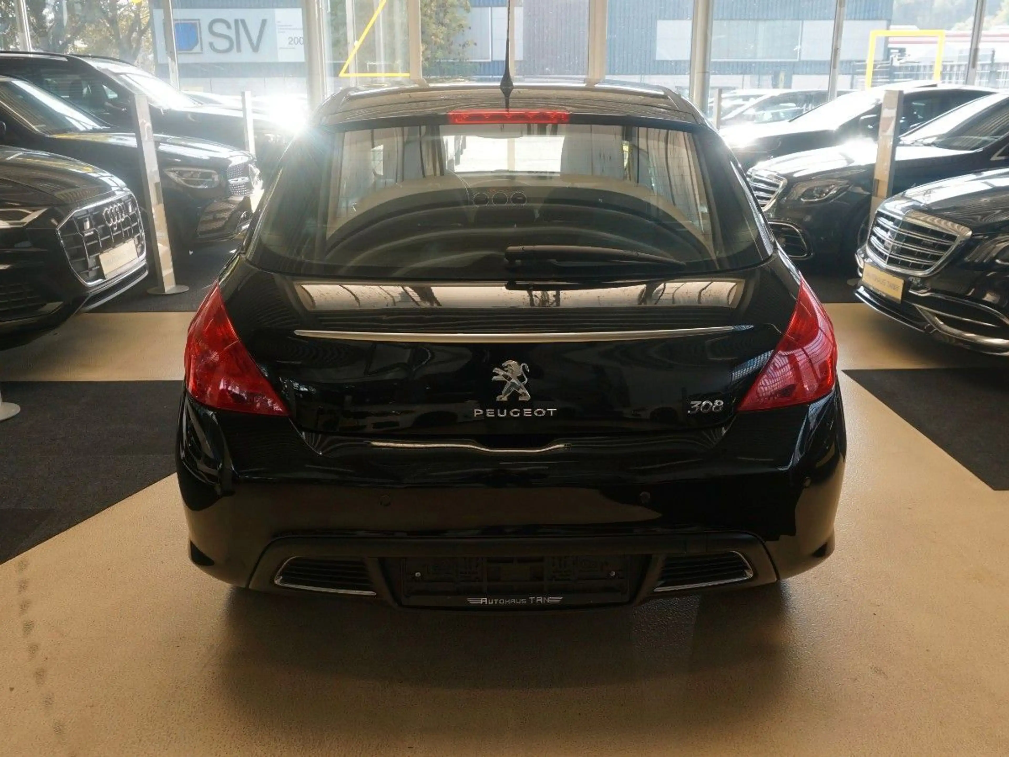 Peugeot 308 Allure *1.Hand*Panoramadach* — photo 6