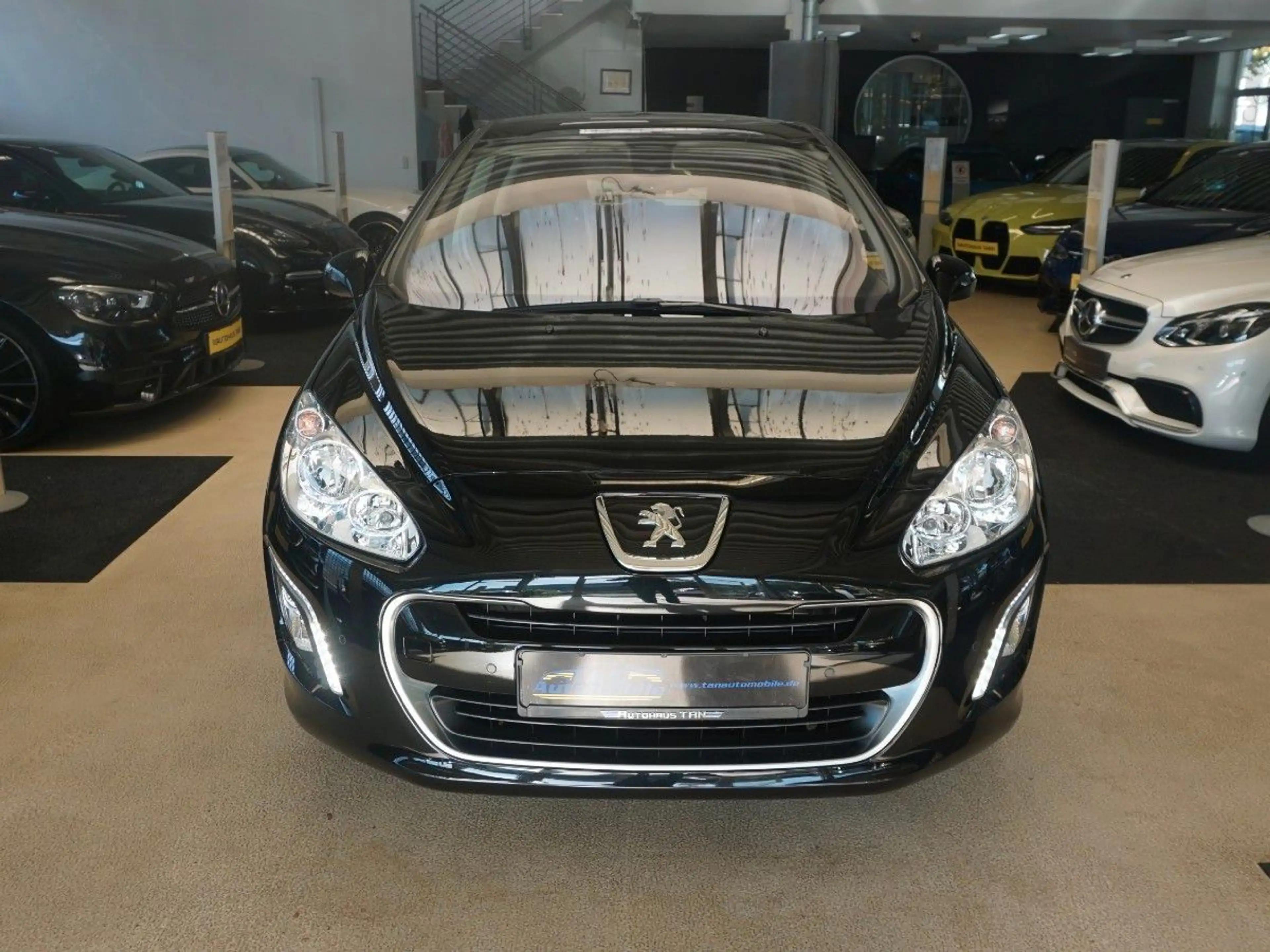 Peugeot 308 Allure *1.Hand*Panoramadach* — photo 3