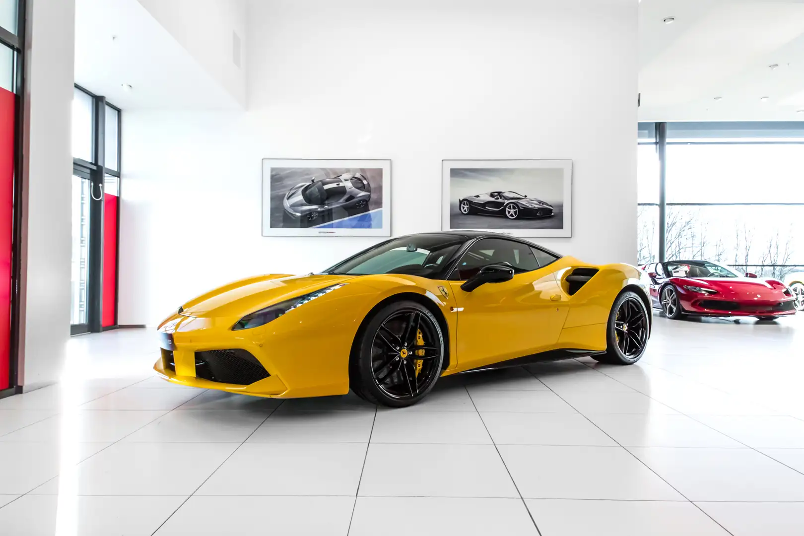 Ferrari 488 GTB ~Ferrari Munsterhuis~ Geel - 2