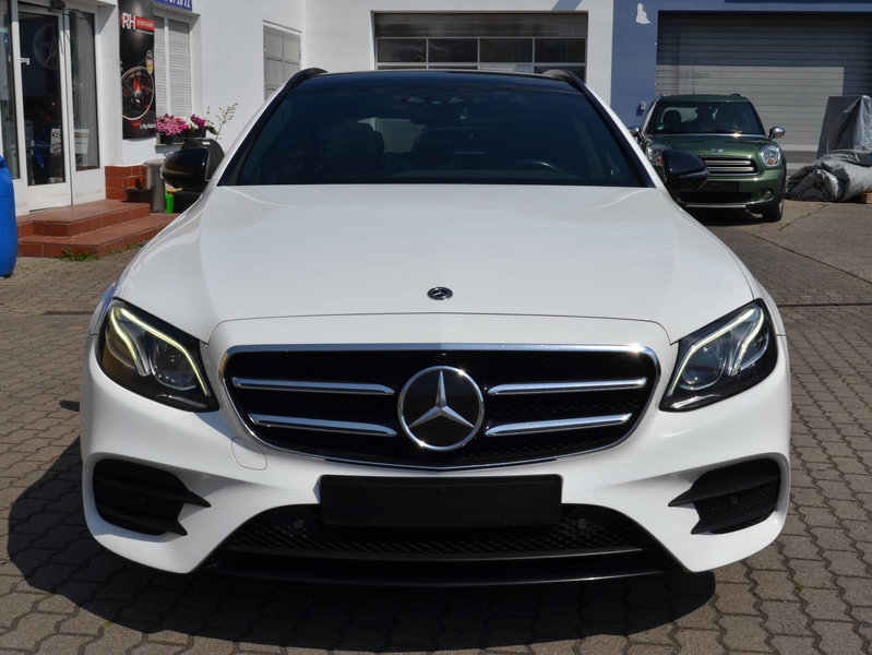 Mercedes-Benz E 350 E 350 d 4Matic HUD Pano Widescreen Night AMG-Line — photo 2