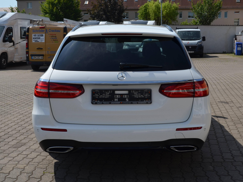 Mercedes-Benz E 350 E 350 d 4Matic HUD Pano Widescreen Night AMG-Line — photo 5