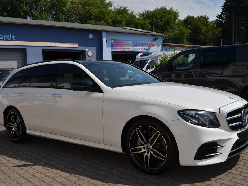 Mercedes-Benz E 350 E 350 d 4Matic HUD Pano Widescreen Night AMG-Line — photo 3