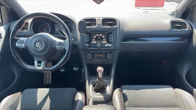 Volkswagen Golf view 11