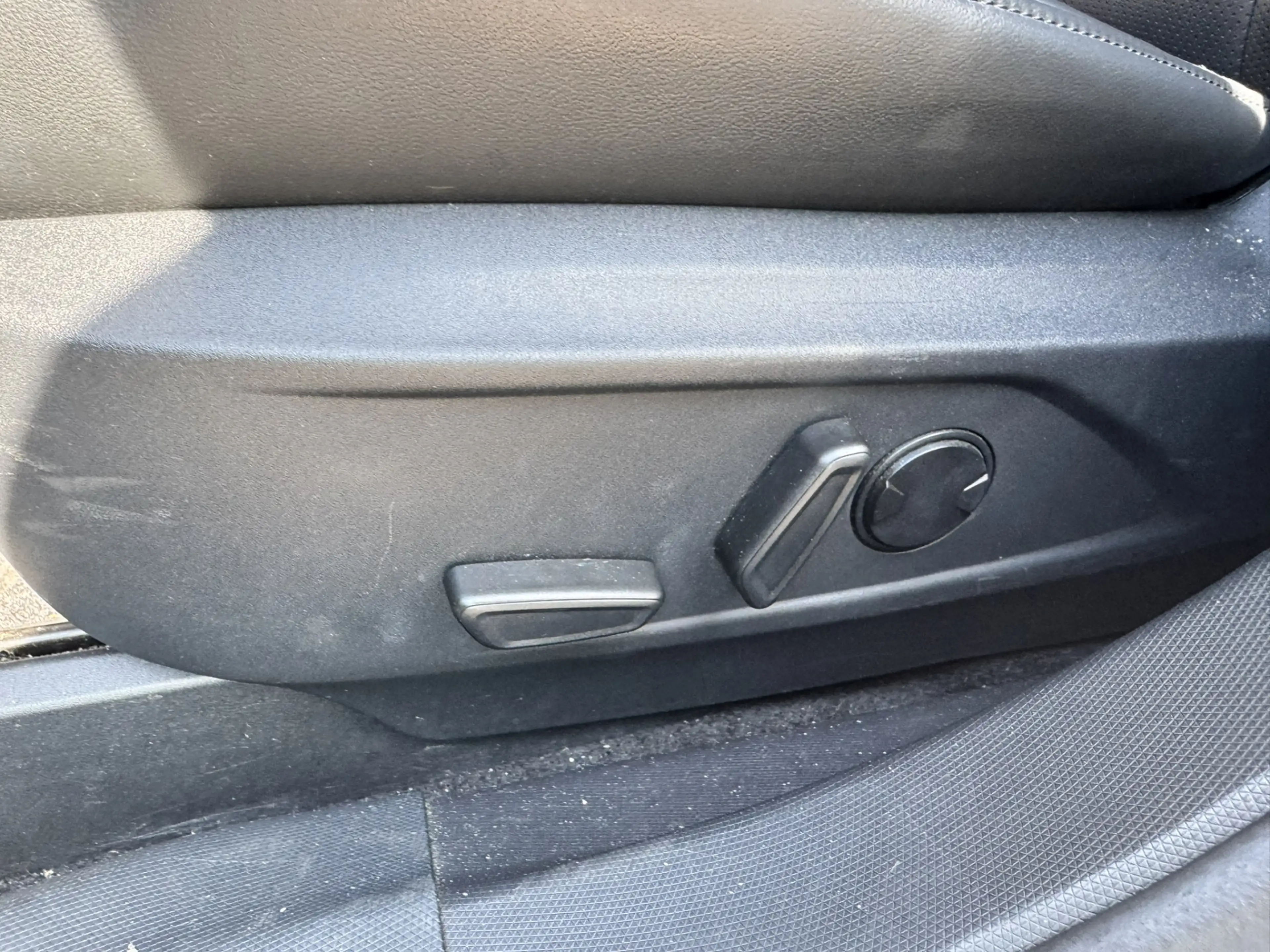 Ford Mustang Mach-E Extended First Edition AWD 98 kWh*Panorama*Leder* — photo 13