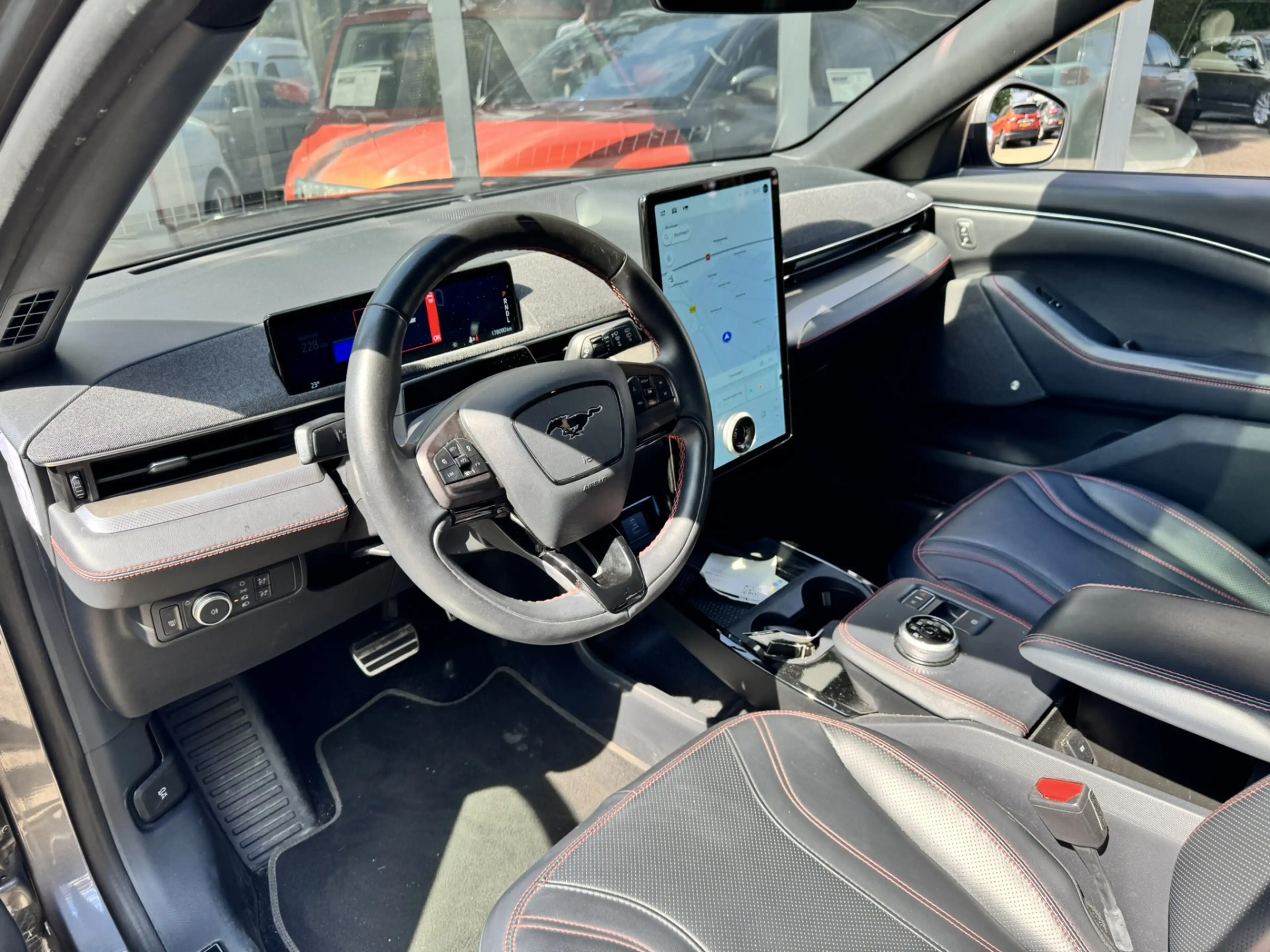 Ford Mustang Mach-E Extended First Edition AWD 98 kWh*Panorama*Leder* — photo 11