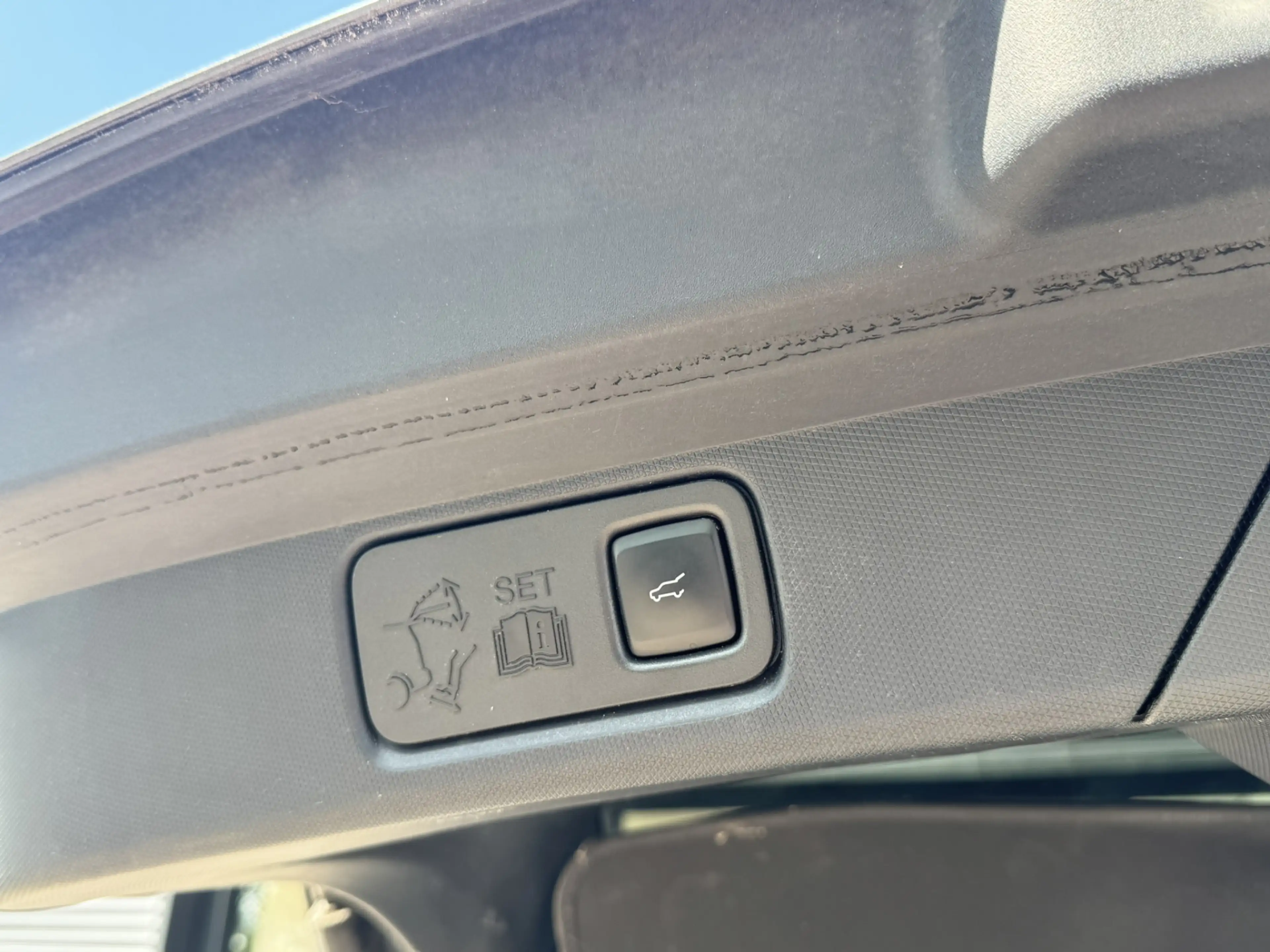 Ford Mustang Mach-E Extended First Edition AWD 98 kWh*Panorama*Leder* — photo 8