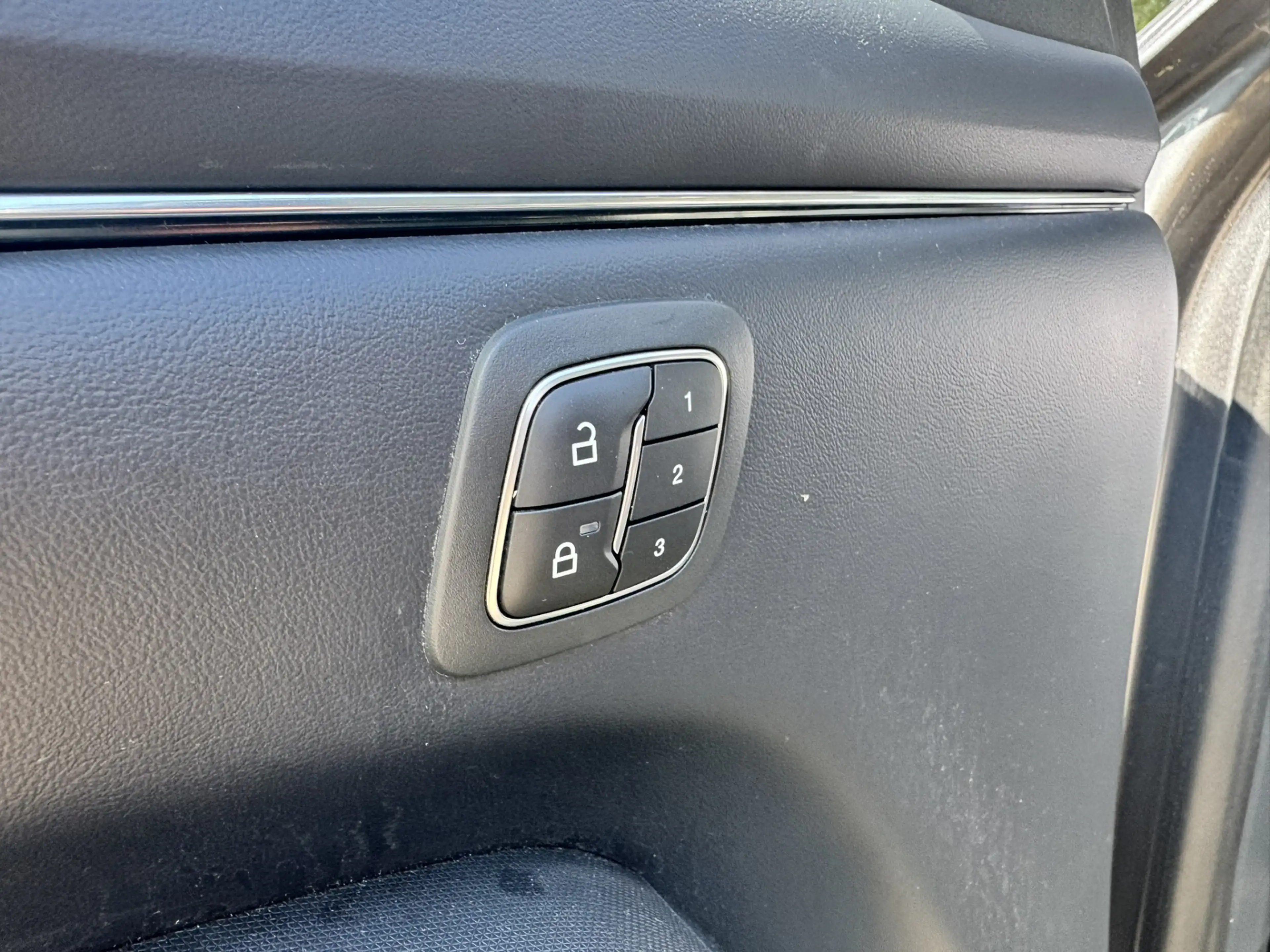Ford Mustang Mach-E Extended First Edition AWD 98 kWh*Panorama*Leder* — photo 14