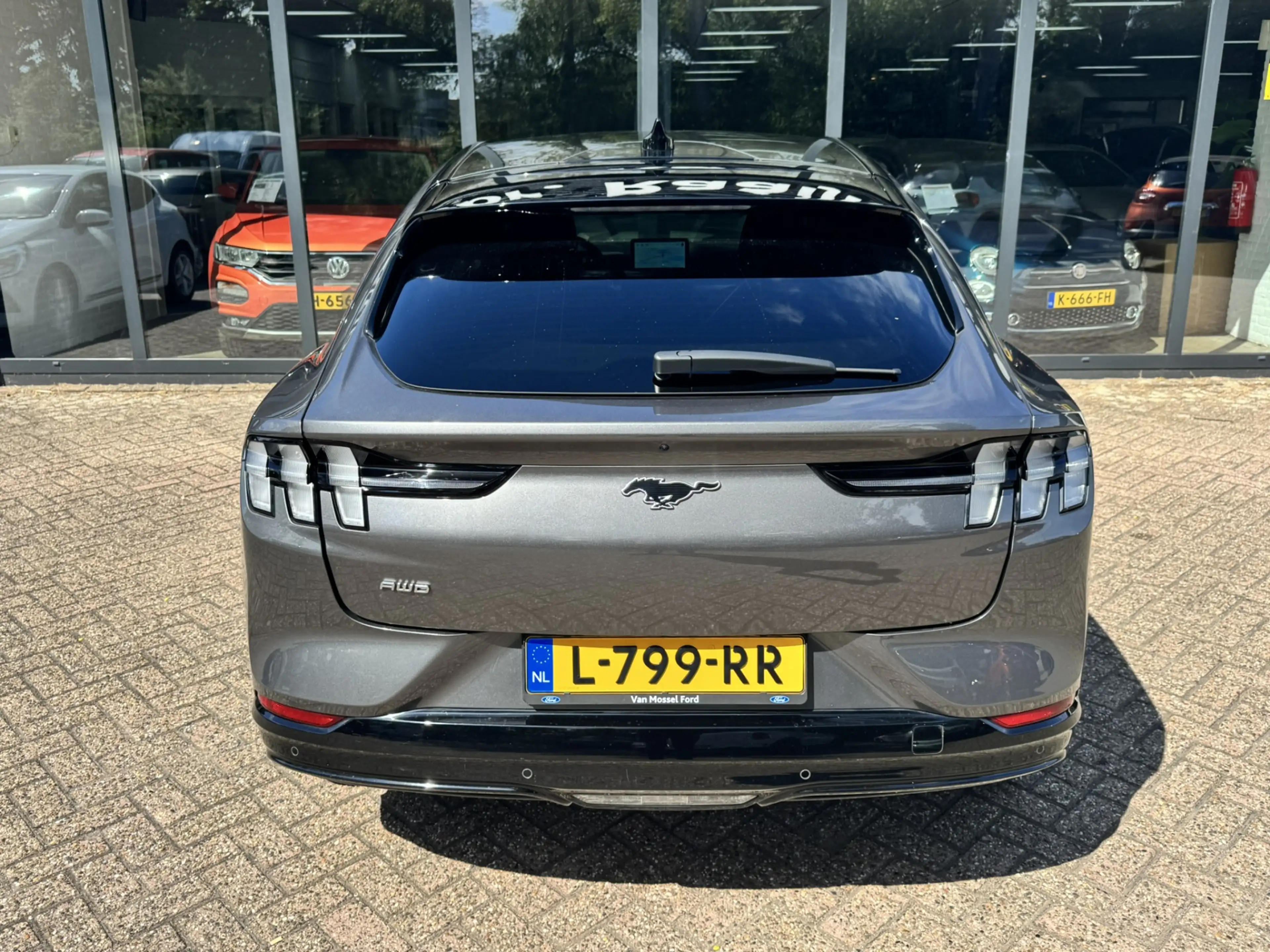 Ford Mustang Mach-E Extended First Edition AWD 98 kWh*Panorama*Leder* — photo 6