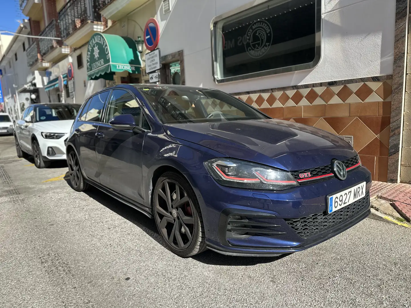 Volkswagen Golf GTI 2.0 TSI OPF DSG Performance - 2