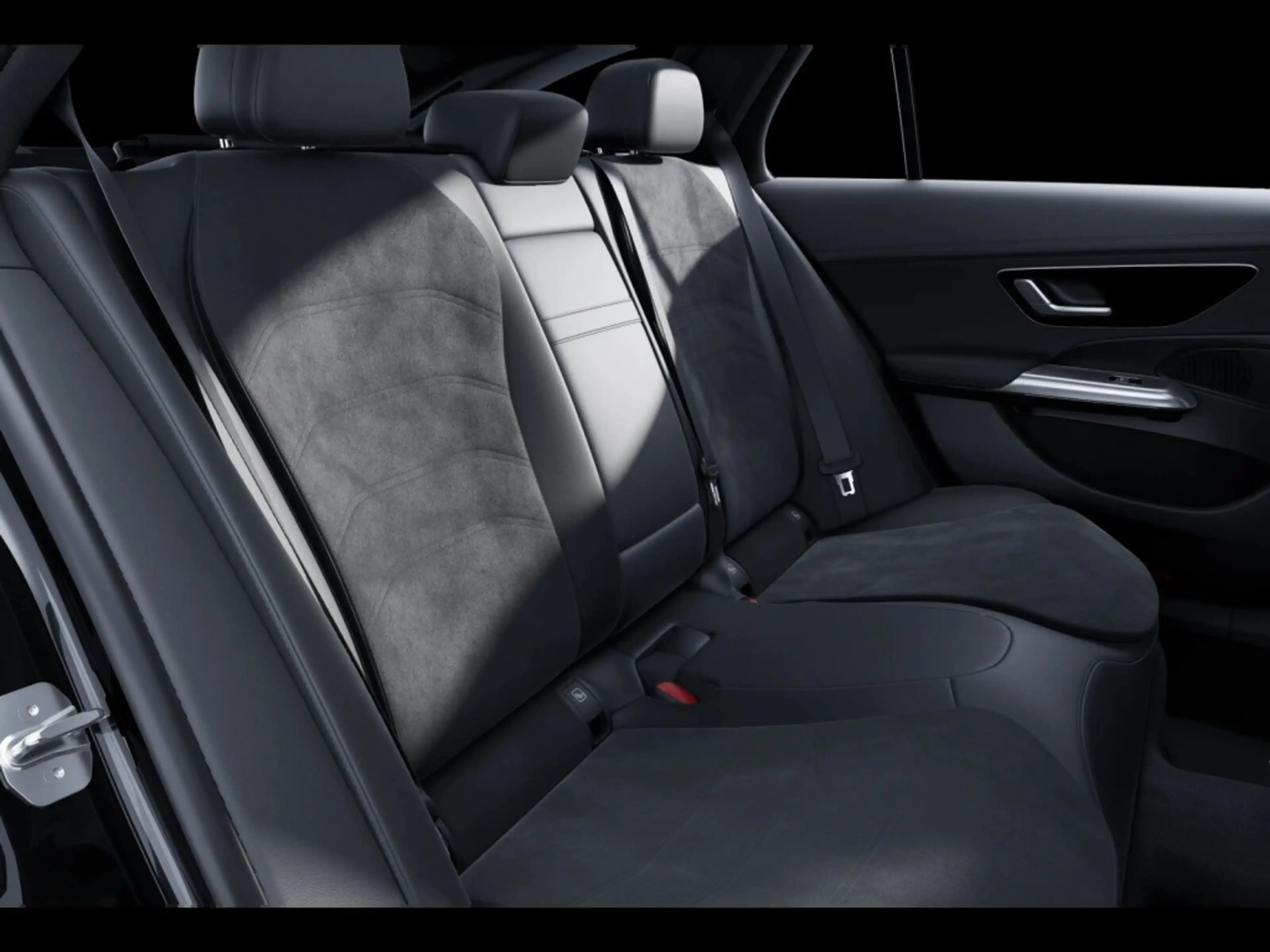 Mercedes-Benz E 220 d T AMG AHK MBUX ADV LED DISTRO — photo 11