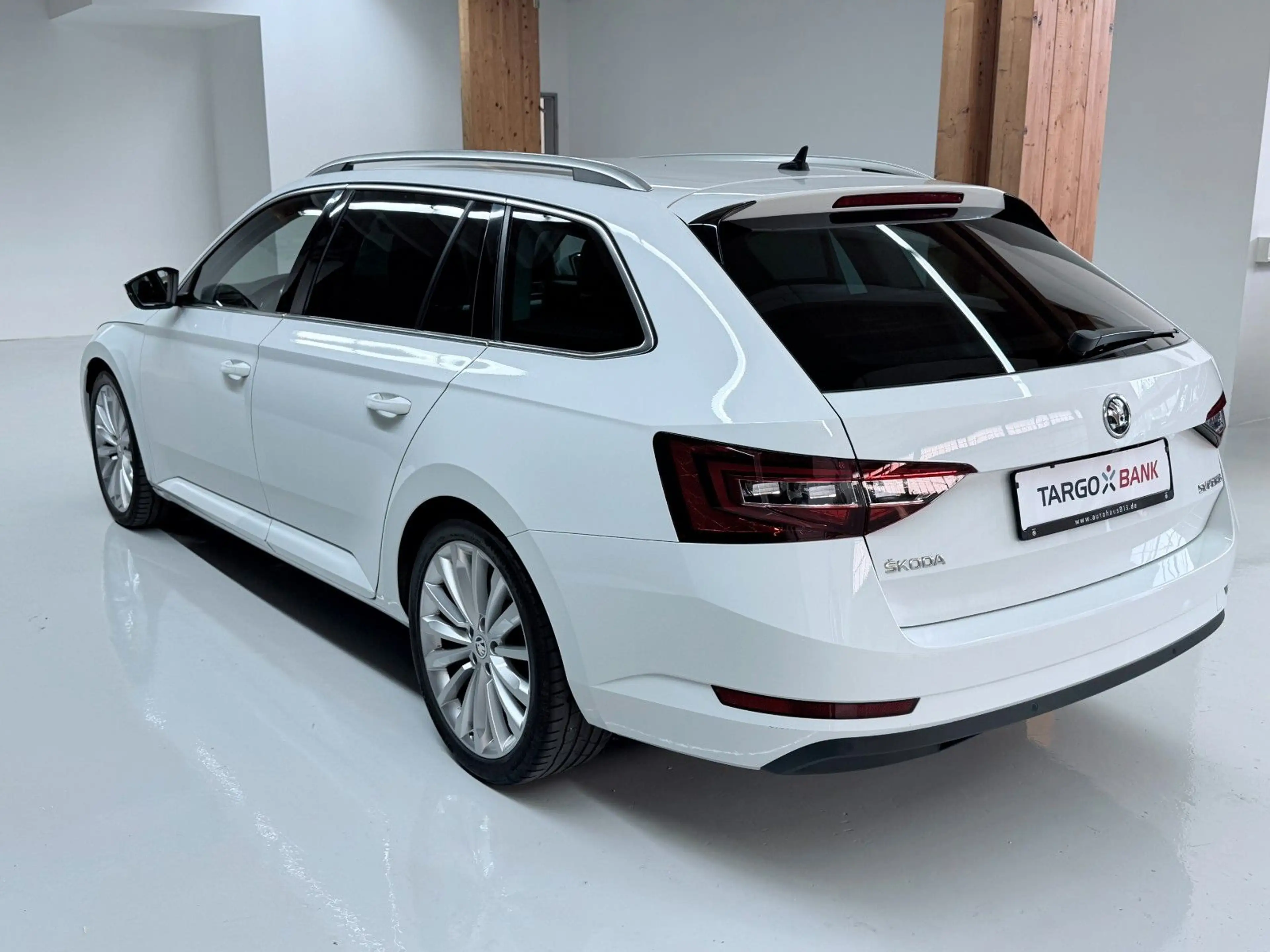 Skoda Superb Combi 2.0TDI DSG Leder/Alcantara Kamera — photo 5