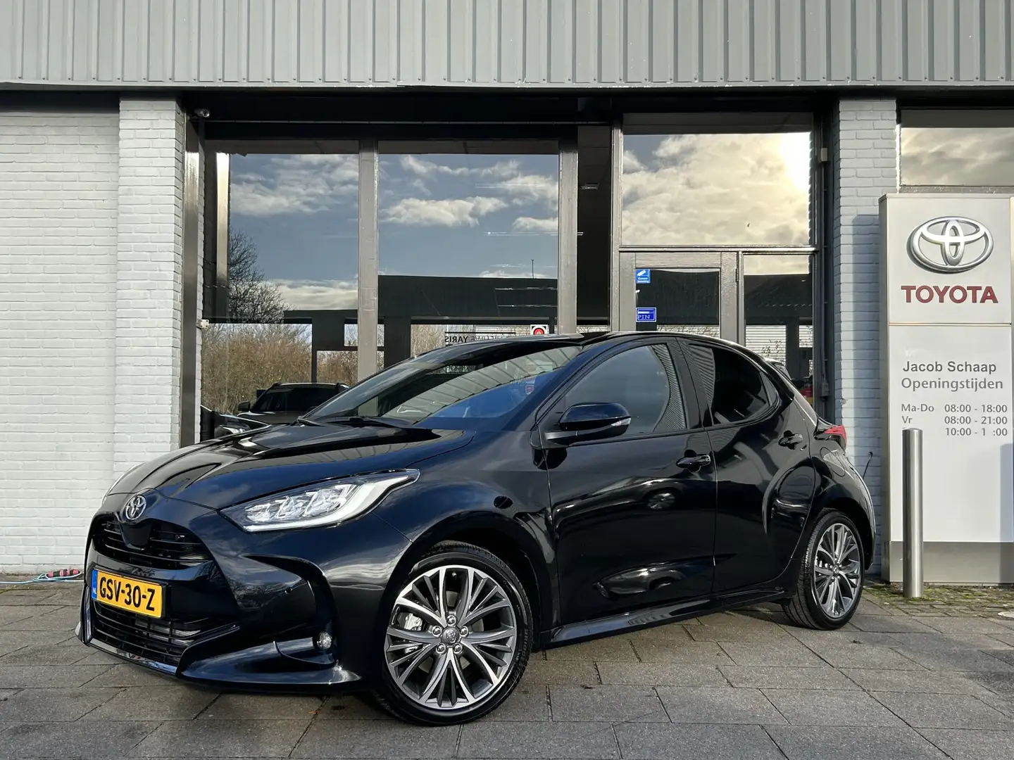 Toyota Yaris 1.5 Hybrid 130 Executive Automaat 130pk | PDC vóór Noir - 1