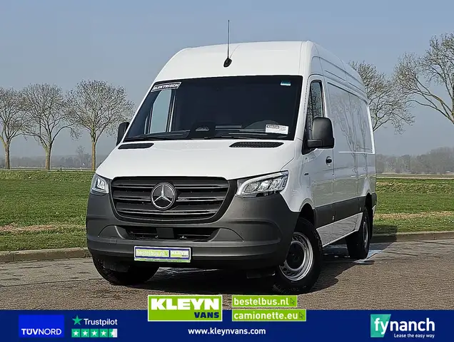 Mercedes-Benz ESPRINTER 320