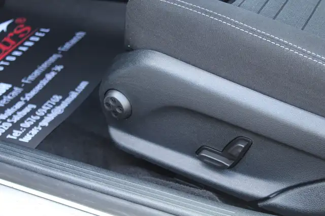 Mercedes-Benz C-Class view 11