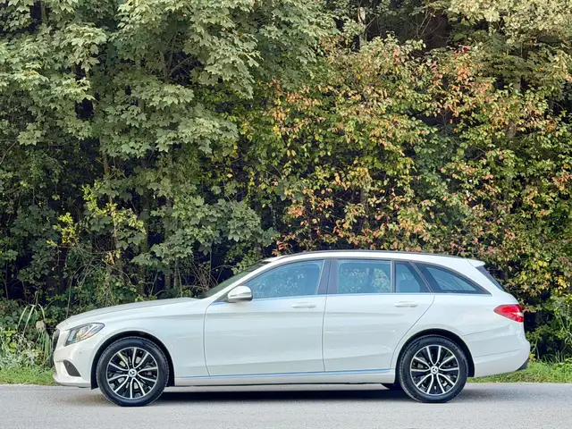 Mercedes-Benz C-Class view 3