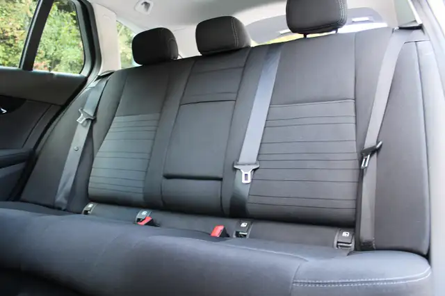 Mercedes-Benz C-Class view 13
