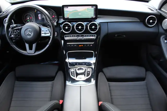 Mercedes-Benz C-Class view 9
