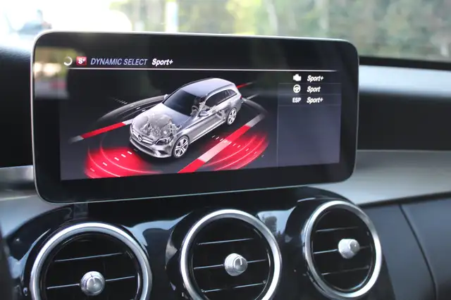 Mercedes-Benz C-Class view 22