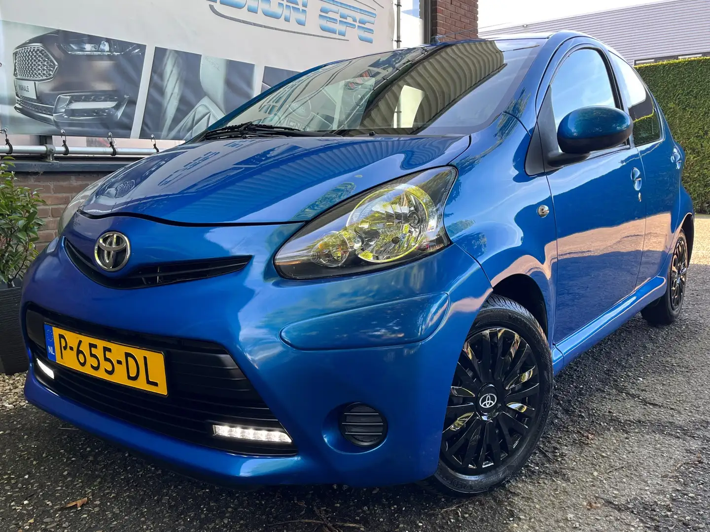 Toyota Aygo 1.0 VVT-i Comfort|Airco|Elec-pakket|5-drs| Blauw - 1