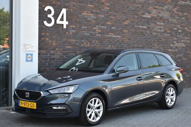 Seat Leon view 3