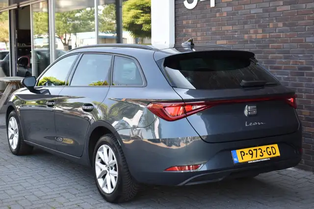 Seat Leon view 2