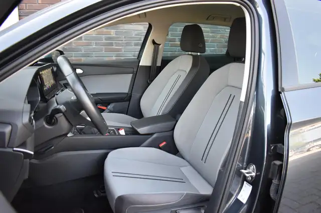 Seat Leon view 5