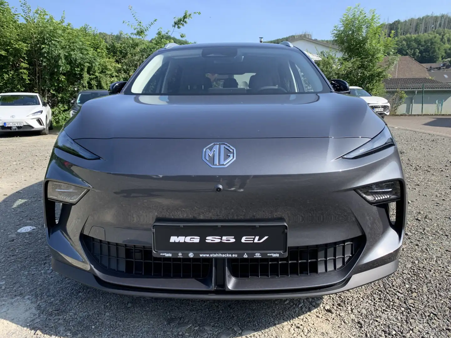 MG EV Luxury Gris - 2