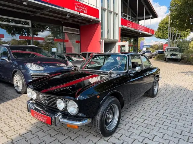 Alfa Romeo GTV view 2