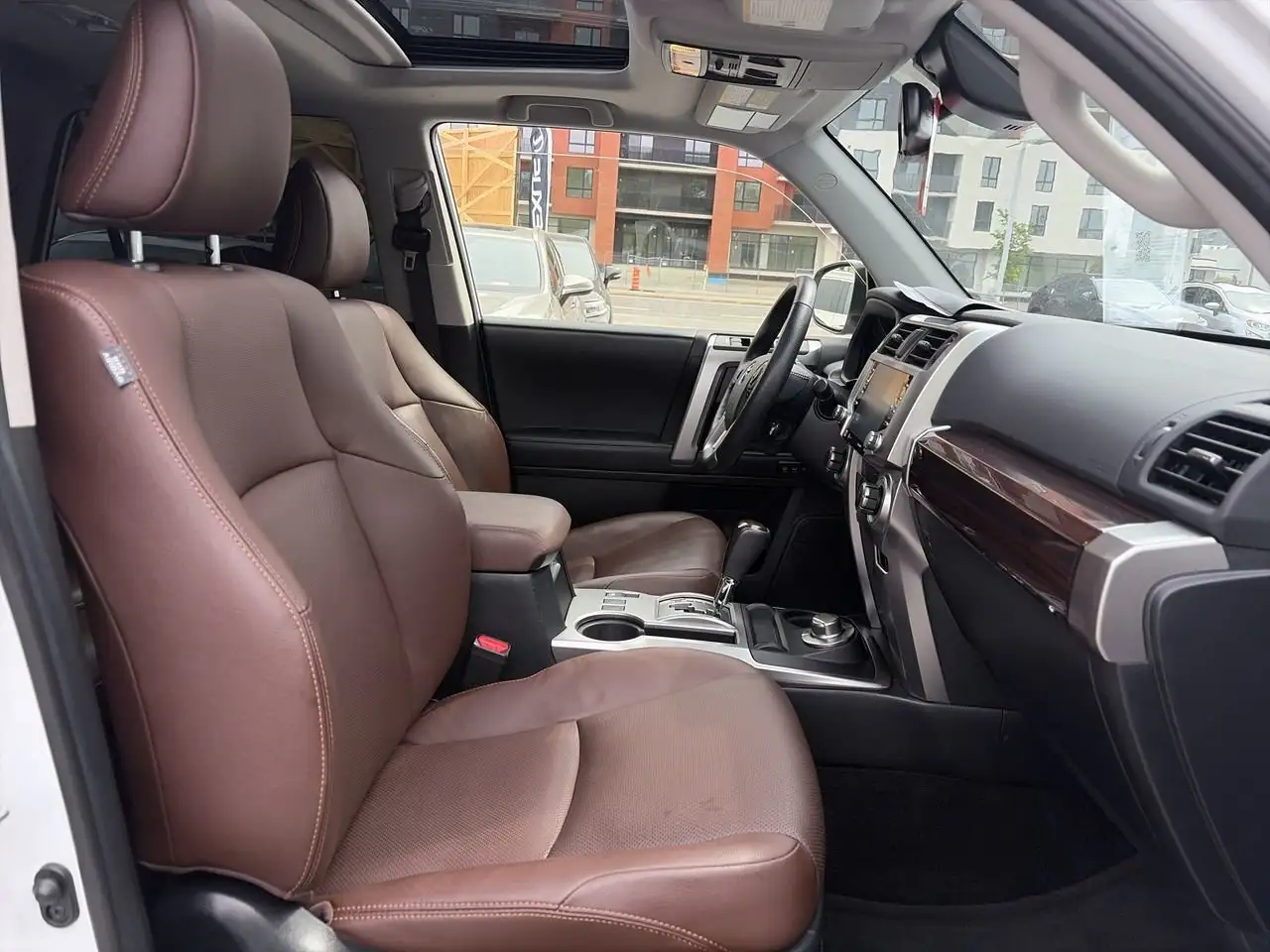 Toyota 4-Runner снимка Toyota 4-Runner