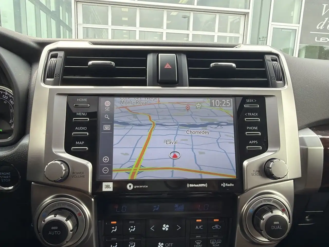 Toyota 4-Runner снимка Toyota 4-Runner