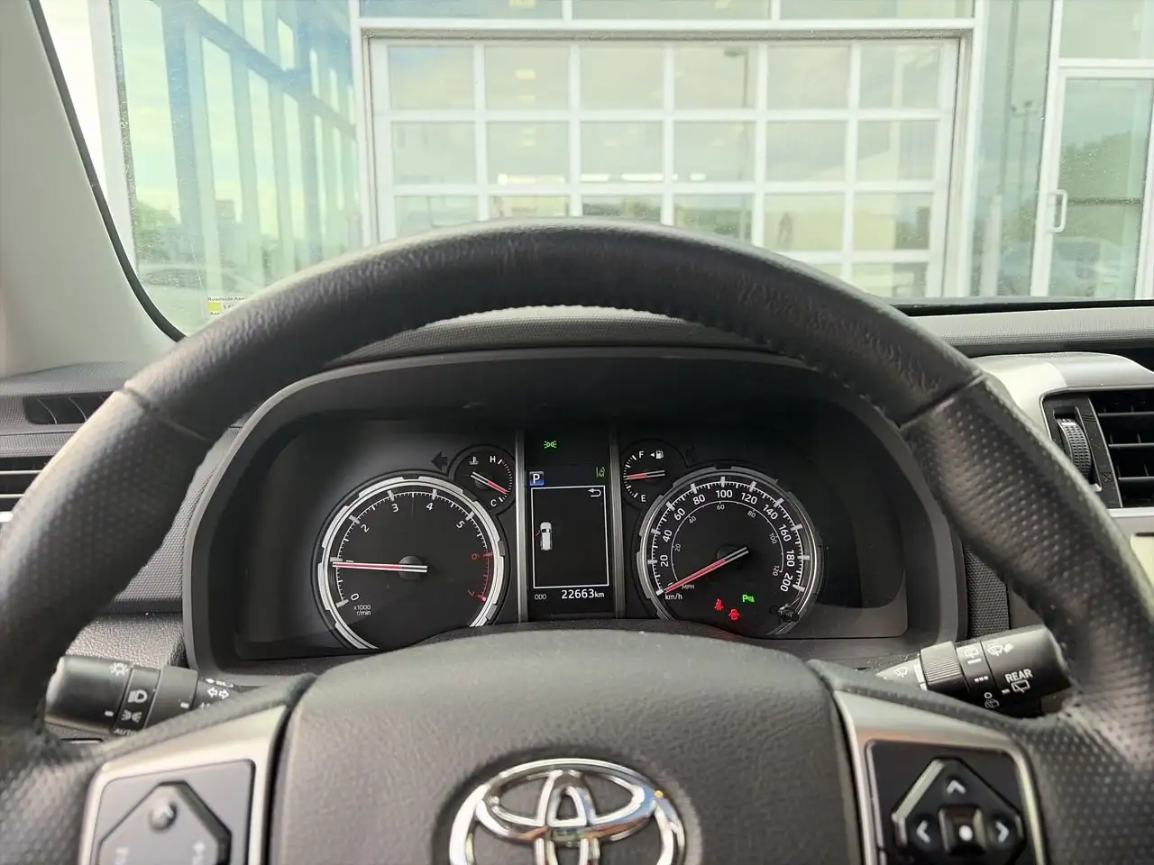 Toyota 4-Runner снимка Toyota 4-Runner