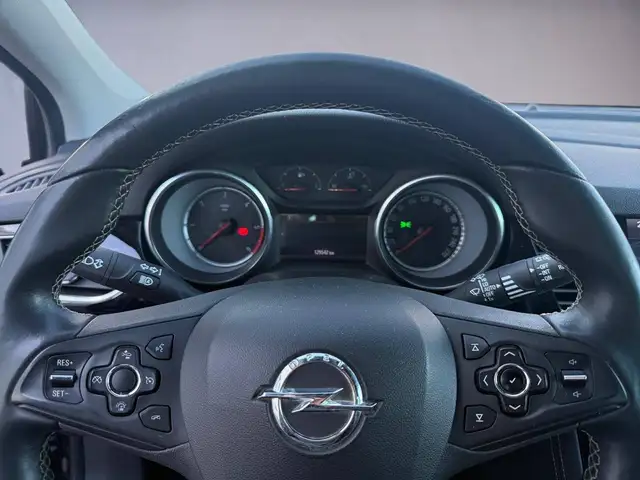 Opel Astra view 9
