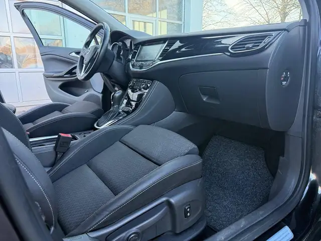Opel Astra view 11