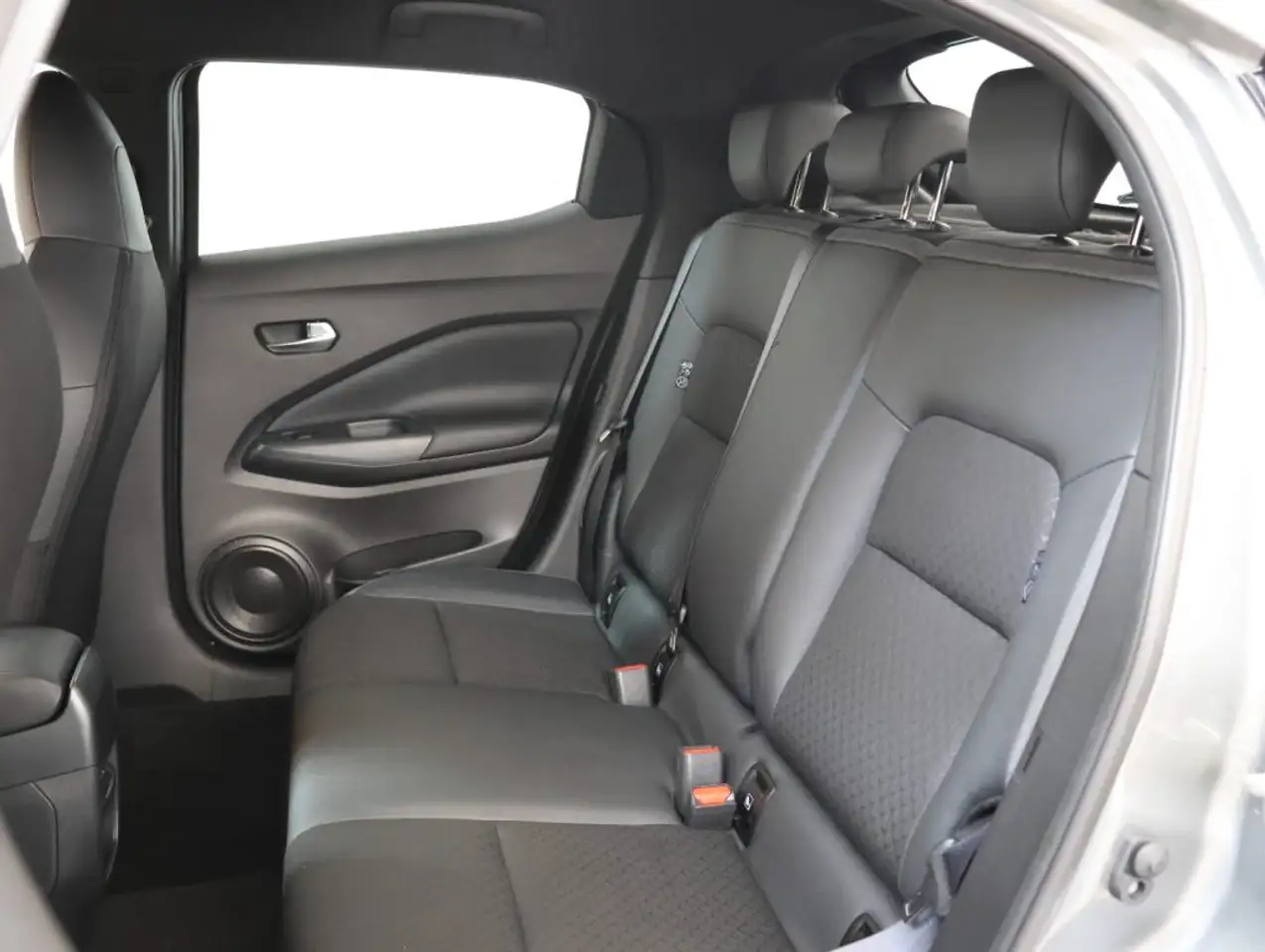 Nissan Juke 1.0 DIG-T 114CV N-Connecta *PROMO PARISI GROUP* 10