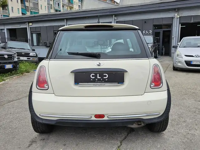 Mini One view 4