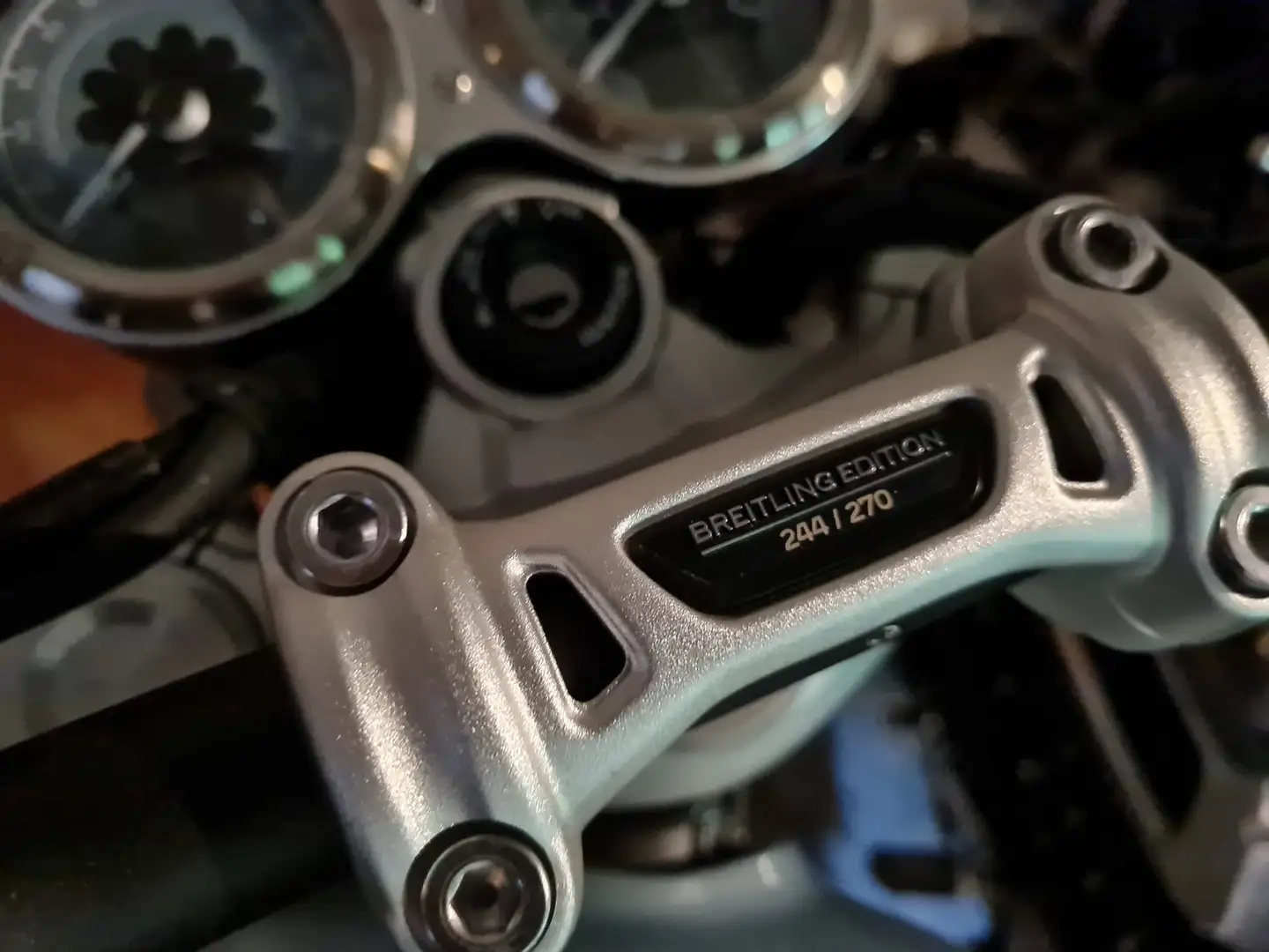 Triumph Speed Twin Breitling Bleu - 1