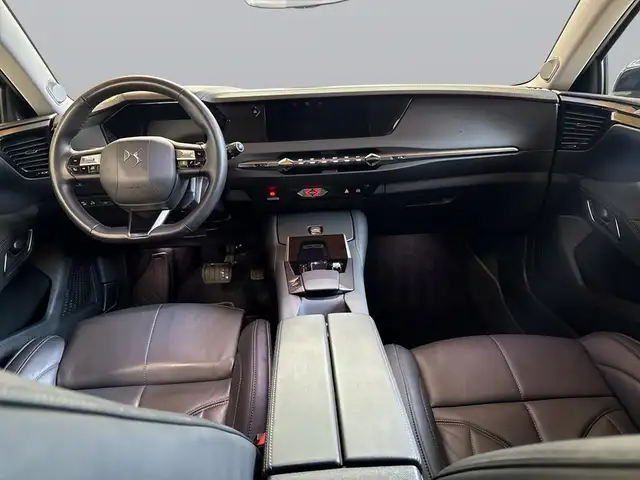 DS Automobiles DS 4 view 11