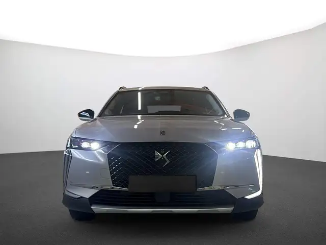 DS Automobiles DS 4 view 3