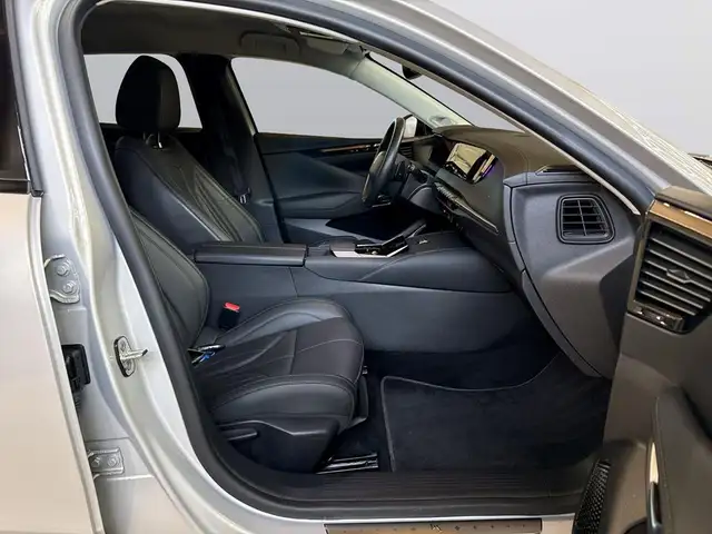 DS Automobiles DS 4 view 12