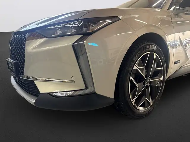 DS Automobiles DS 4 view 10