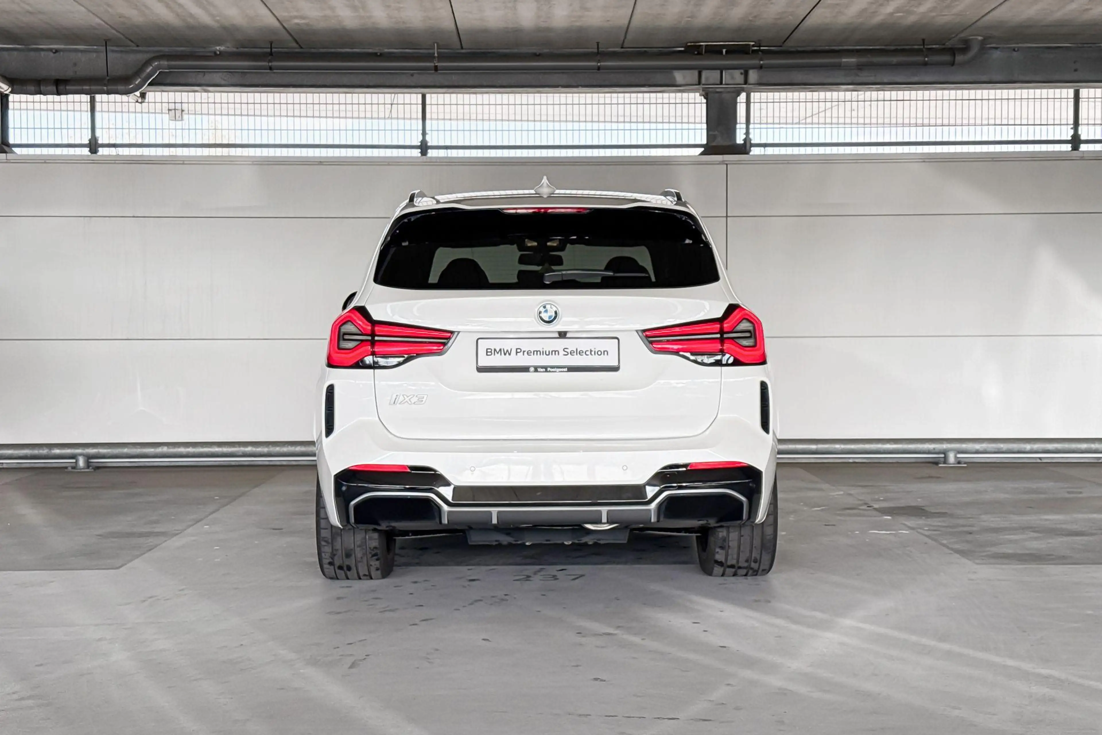 BMW iX3 High Executive 80 kWh — photo 7