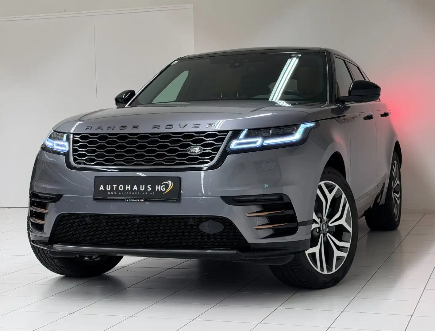 Land Rover Range Rover Velar 2.0 d AWD R-Dynamic S*PANO*AHK*ACC*WINDSOR*MERIDI Grau - 2