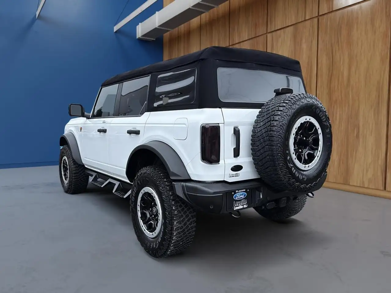 Ford Bronco снимка Ford Bronco