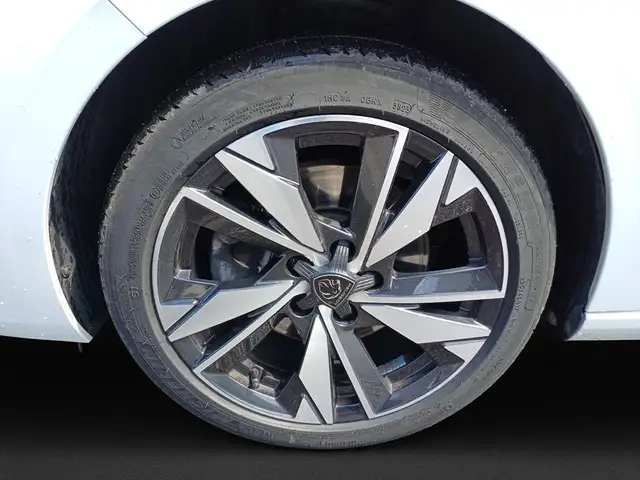 Peugeot 308 view 8