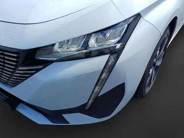 Peugeot 308 view 9