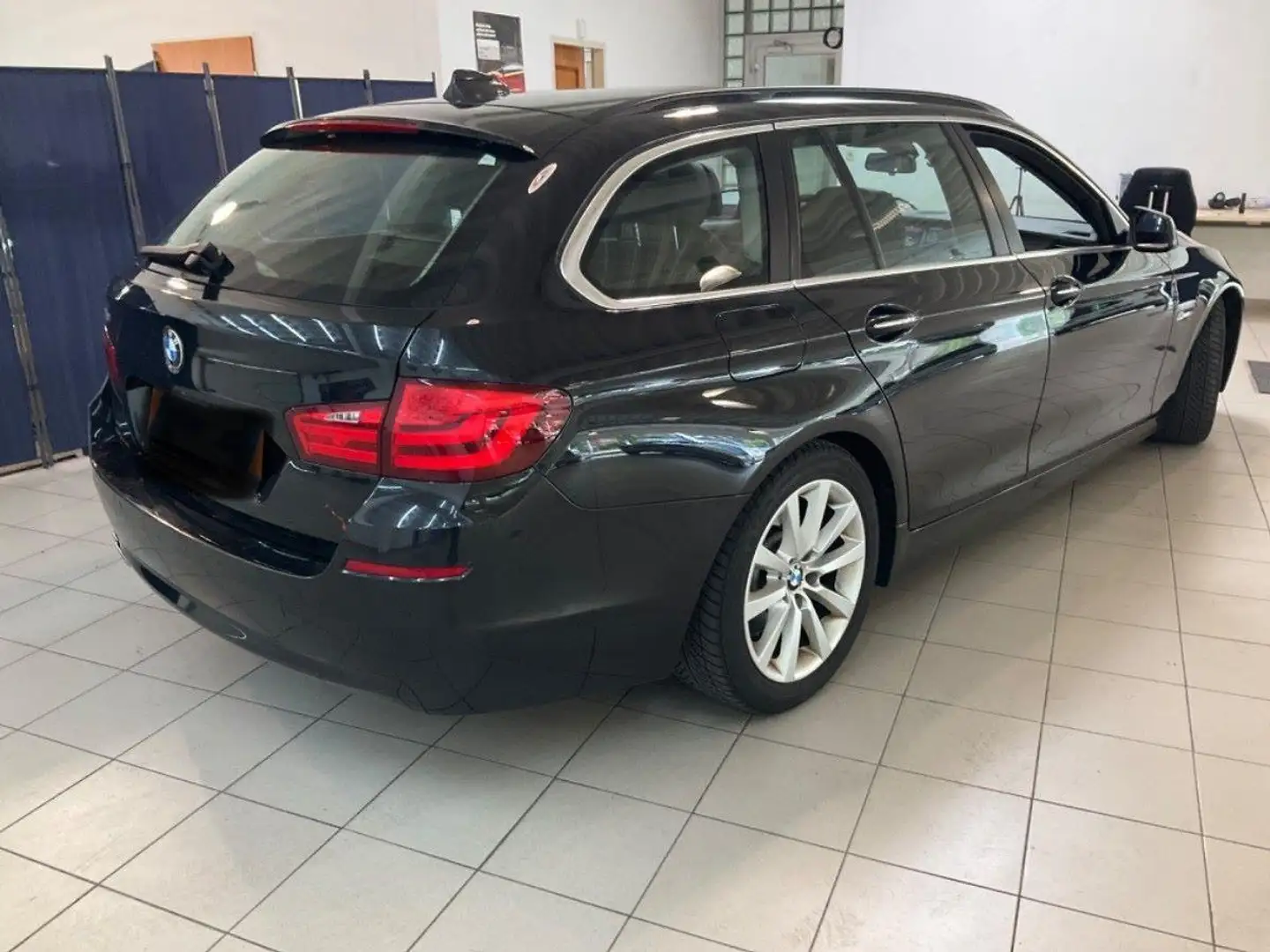 BMW 525 525dA Touring xDrive Negro - 2