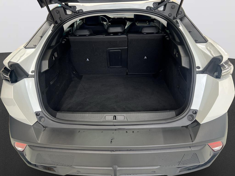 Peugeot 408 Allure Pack PureTech 130 EAT8 — photo 9