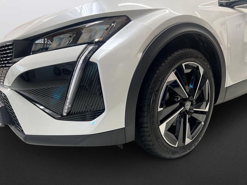 Peugeot 408 Allure Pack PureTech 130 EAT8 — photo 11