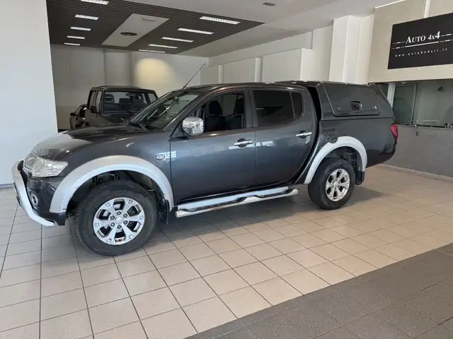 Mitsubishi L200 L200 d.cab 2.5 di-d Intense Plus 178cv